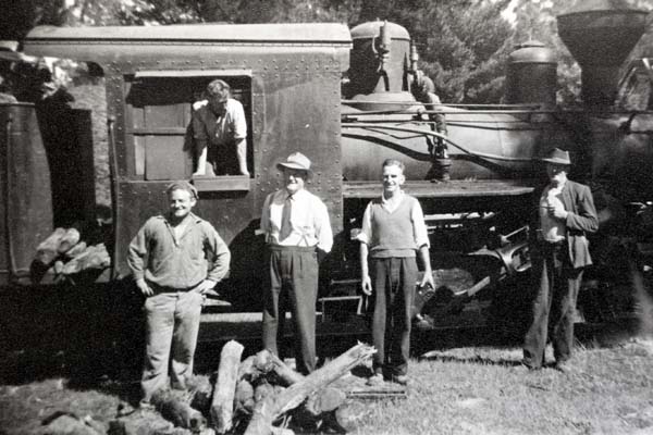 Photograph probably taken in 1948 at Tyers Junction near Erica (Source: FCRPA) :   FCV-owned Climax Locomotive - Builders Number 1694. Leaving Tyers Junction on the last trip. l to r - F Cronin, AW Maxwell, H Whitehead, J Vennell, Unknown